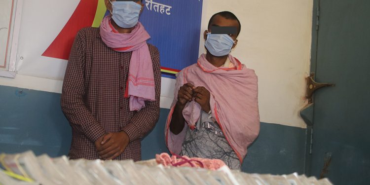 स्रोत नखुलेको पौने ३१ लाख रुपैयाँसहित दुईजना भारतीय पक्राउ