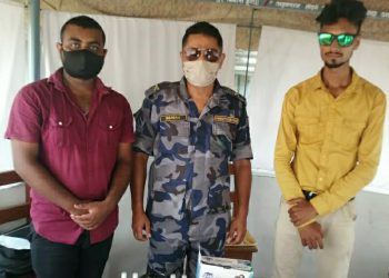 नेविसंघद्वारा सशस्त्र प्रहरीलाई स्वास्थ्य सामाग्री हस्तान्तरण