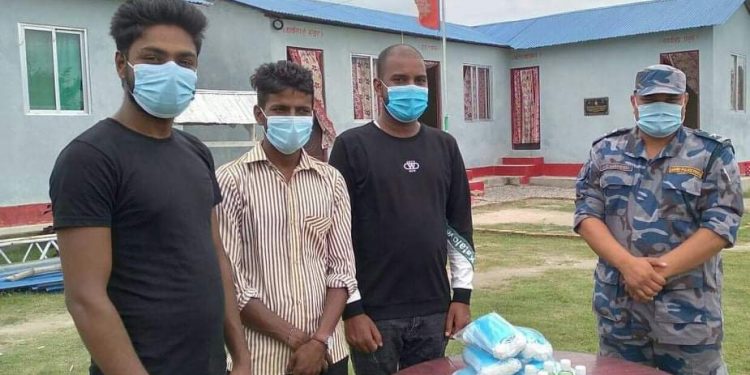 नेविसंघद्वारा स्वास्थ्य सामाग्री हस्तान्तरण