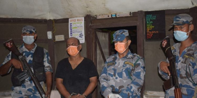 हतियारसहित मस्ट वान्टेड भारतीय अपराधी पक्राउ