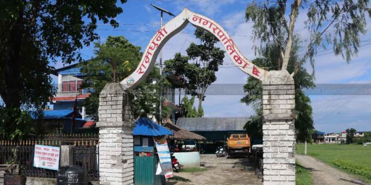 पहुँचका आधारमा खोप लगाइदै