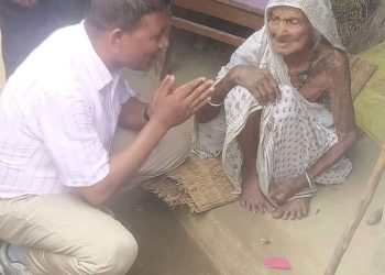 आशिर्वाद थाप्दै,भोट माग्दै ऐयुब अन्सारी