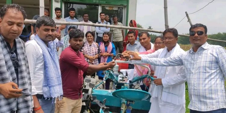 किसानलाई अनुदानको कृषि सामाग्री