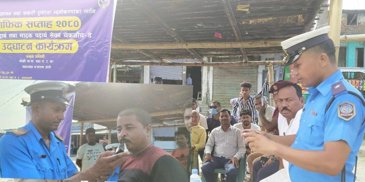 भण्टाबारीमा ट्राफिक प्रहरीद्वारा ‘लापसे’ अभियान