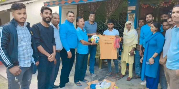 भोक्राहा नरसिंह ६ द्वारा खेलाडीलाई खेल सामाग्री