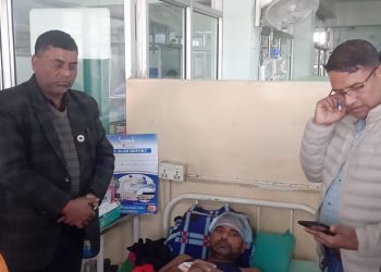 घाइतेको अवस्था बुझ्न अस्पतालमा जनप्रतिनिधि