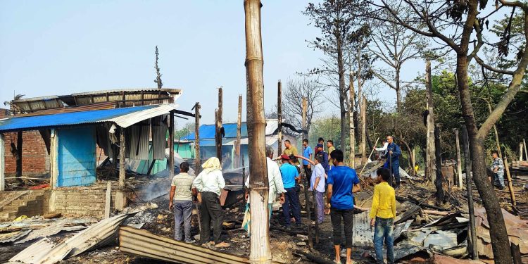 कोशीमा आगलागी,५० लाख बढीको क्षति