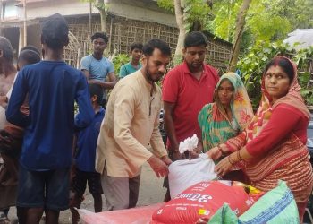 अग्नि पीडितलाई राहत वितरण