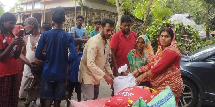 अग्नि पीडितलाई राहत वितरण