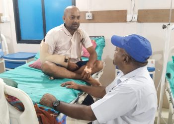 बिरामीको अवस्था बुझ्न अस्पताल पुगे वडाअध्यक्ष मन्सुरी