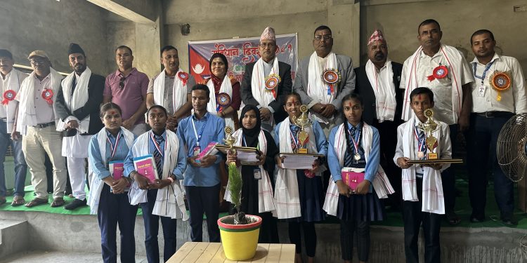 संविधान दिवसमा कोशीमा वक्तृत्वकला प्रतियोगिता
