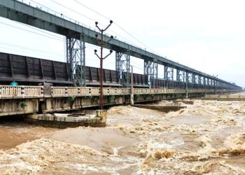 कोशी ब्यारेजको ५६ वटै ढोका खोलियो