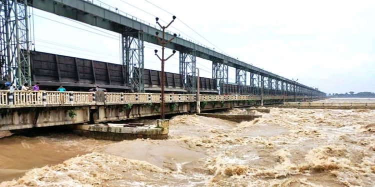 कोशी ब्यारेजको ५६ वटै ढोका खोलियो