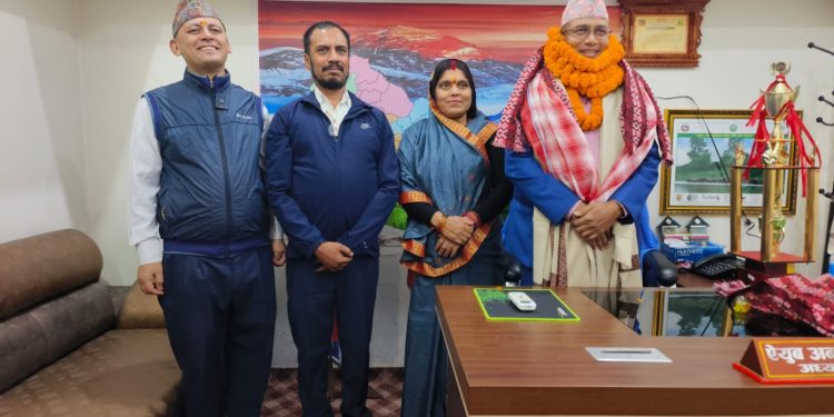 उमराहपछि फर्किएका अध्यक्ष अन्सारीको भव्य स्वागत