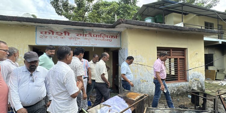 कोशीमा क्षतिग्रस्त कार्यालयको स्थलगत अनुगमन
